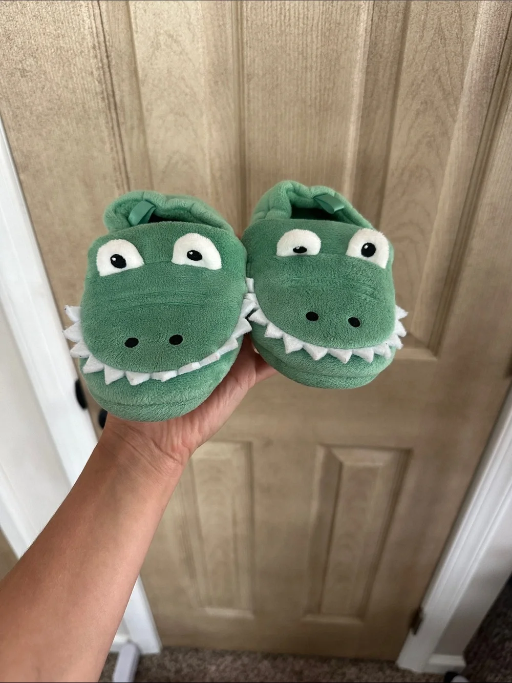 Old Navy Green Crocodile Plush Kids Slippers
